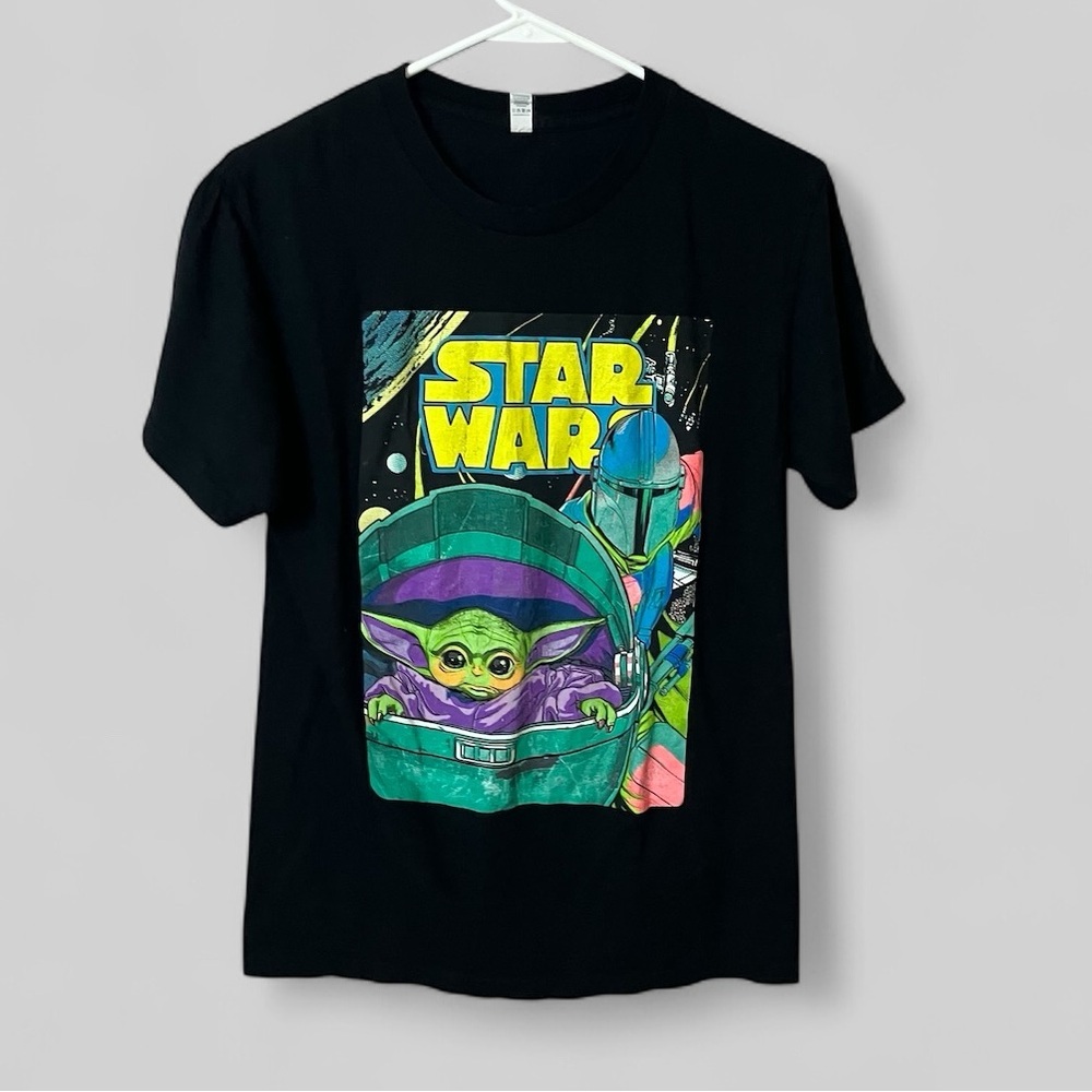 Teestyled unisex 100% cotton neon Star Wars Mandalorian graphic tee small